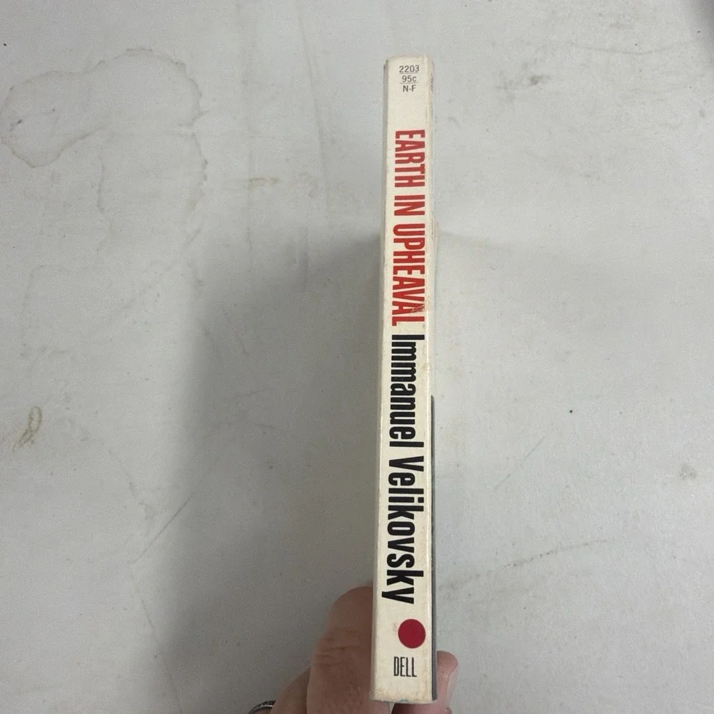 Earth in Upheaval Immanuel Velikovsky Paperback Dell Edition 0349135894